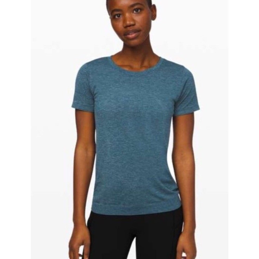Lululemon Size 6 Swiftly Relaxed Short Sleeve Blue